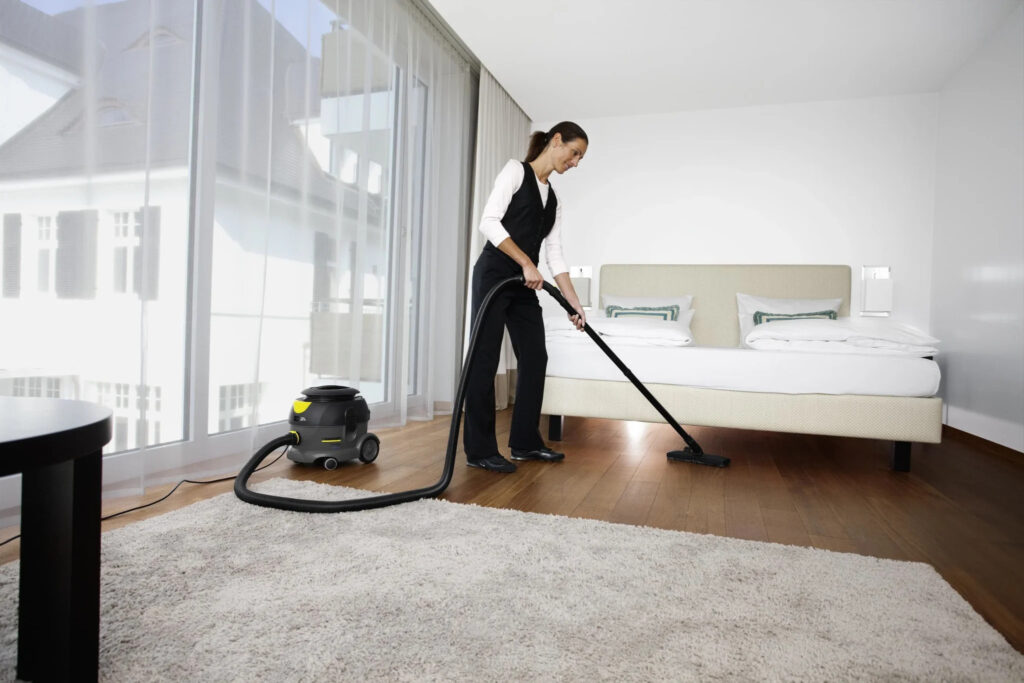 Professional hotel room carpet vacuuming service in Campbell, CA